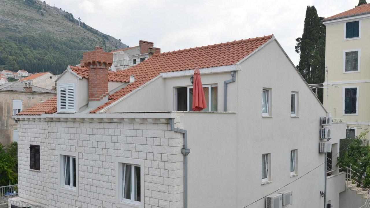 Elly Dubrovnik