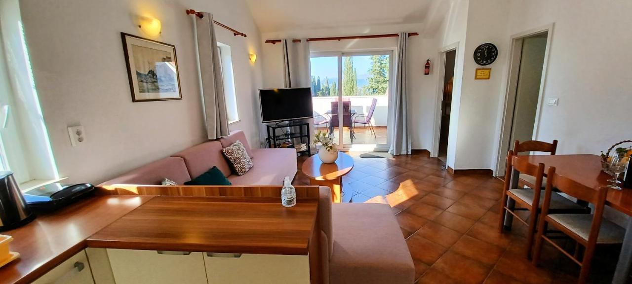 Elly Guest house 3*