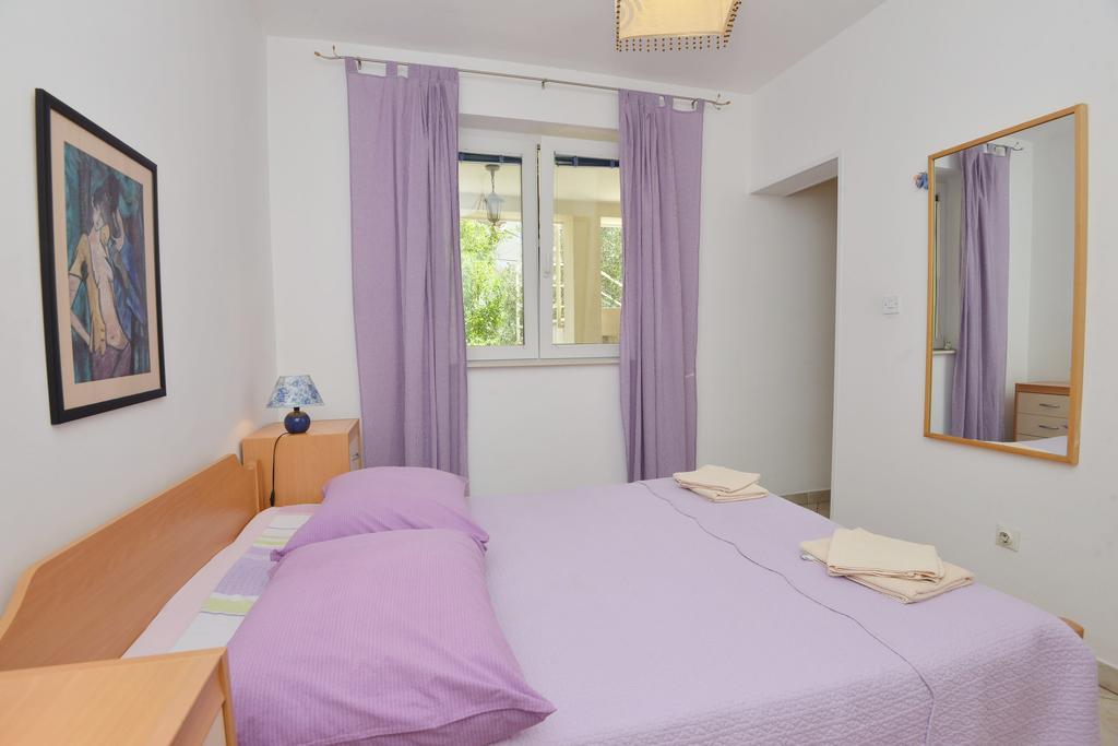 Guest house Elly 3*