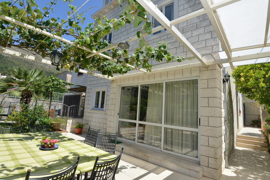 Guest house Elly 3*