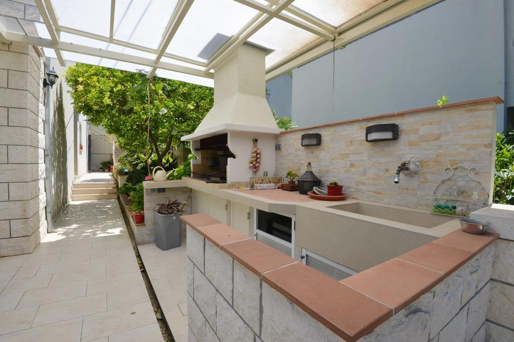 Guest house Elly 3*