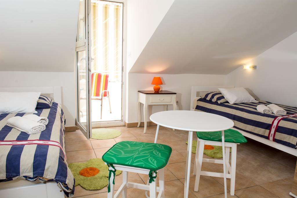 Elly Guest house 3*